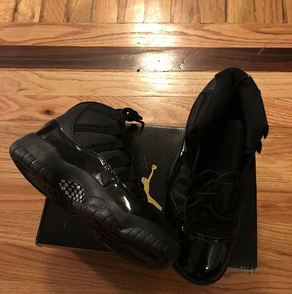 AIR JORDAN BLACKOUTS - Picture 2 of 7